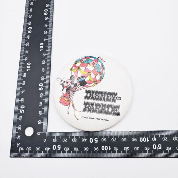 Disney Parks on Parade 70s Pinback Button Mickey Hot Air - Picture 6 of 6